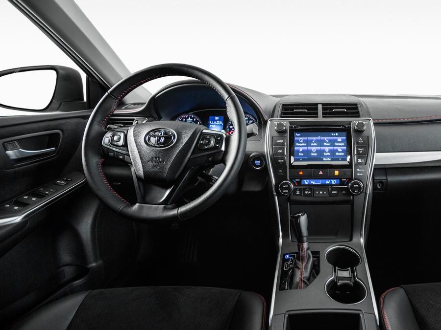  Toyota Camry XSE 2015 года  (фото 8 из 9)